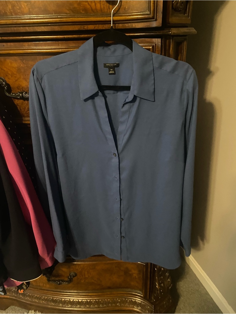Ann Taylor button up essential blouse